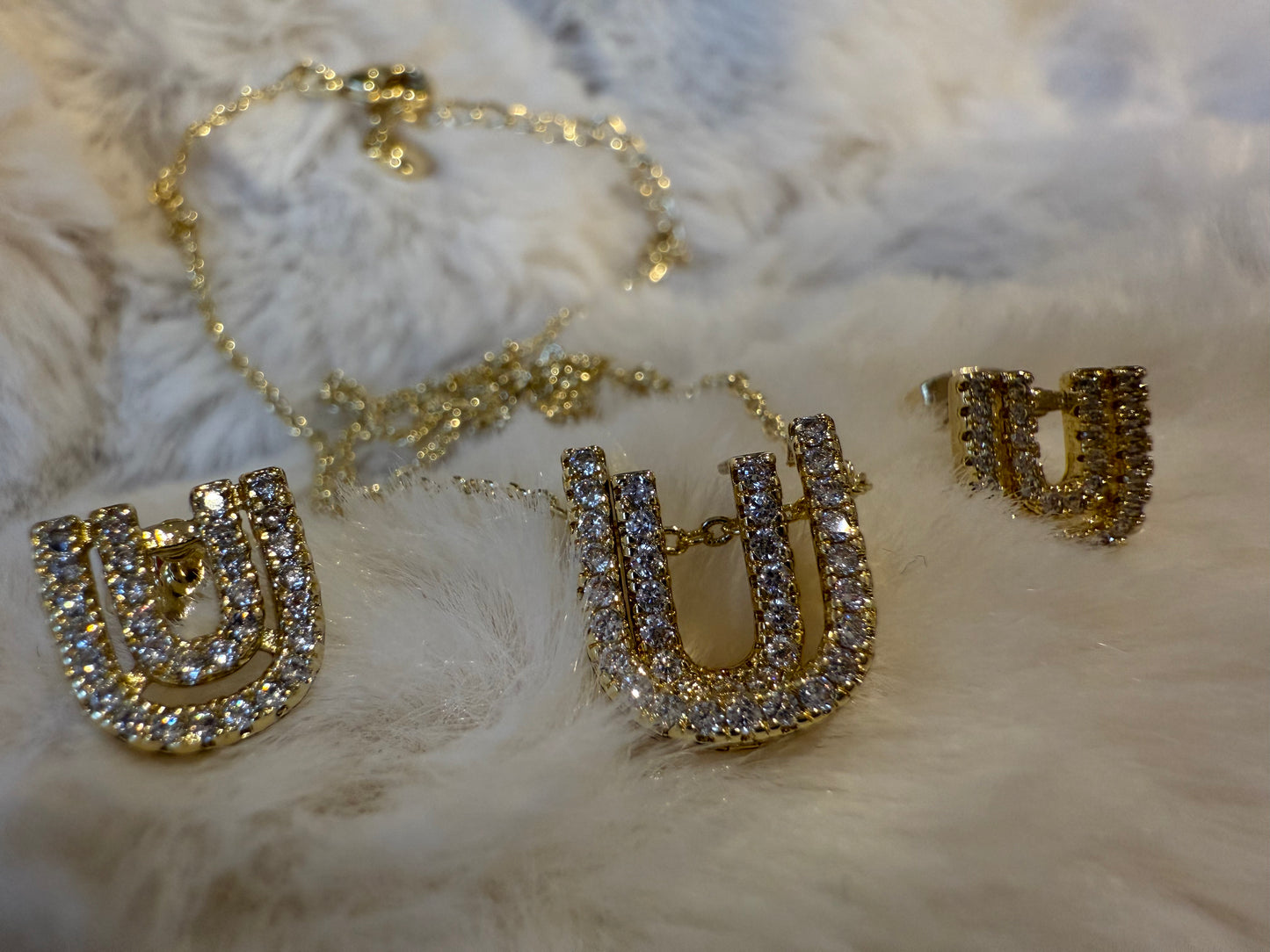 Conjunto U AntiEstrés Collar y Aros 24 K Turquía