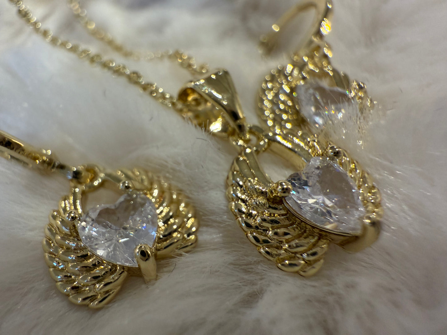 Conjunto Corazon Alado Circón 24 K